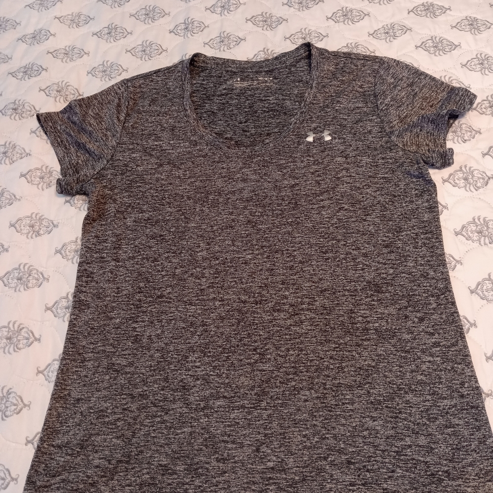 Under armor short sleeved women's tee